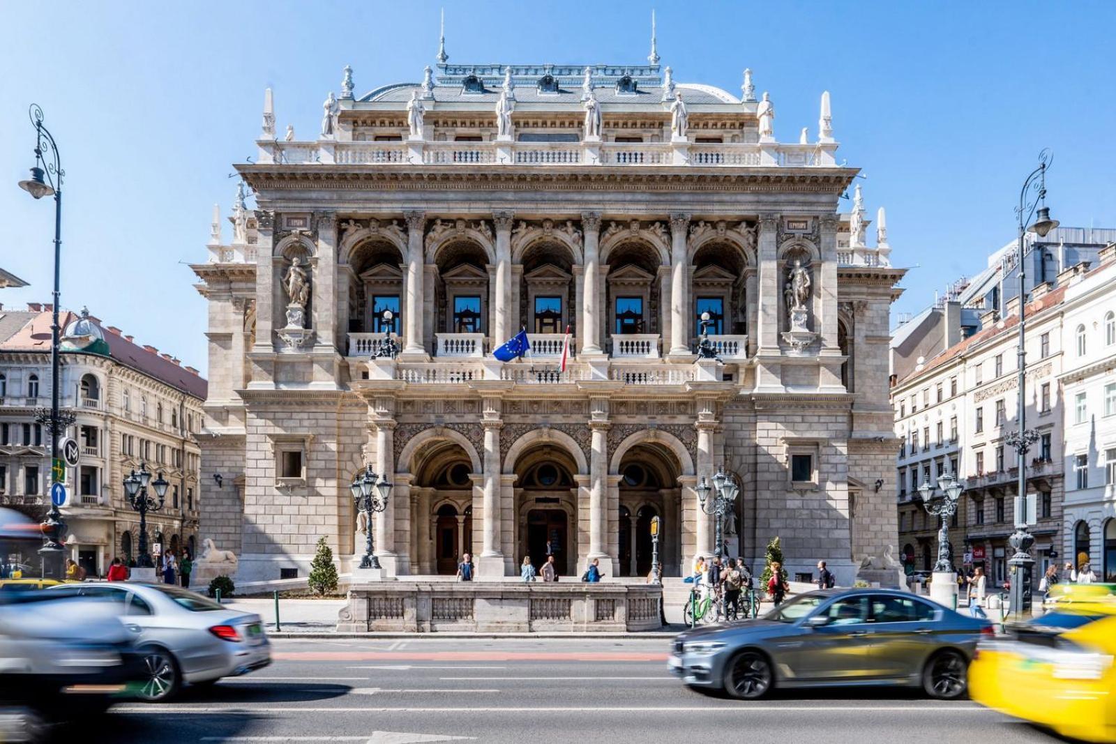 Designer Boutique 2r Walk To Opera House & Basilica Apartment