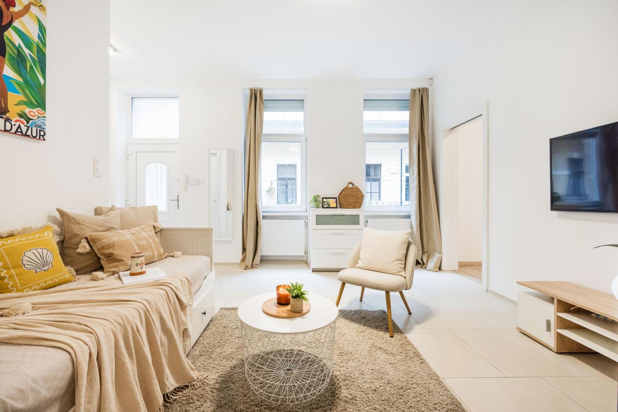 Designer Boutique 2r Walk To Opera House & Basilica Apartment